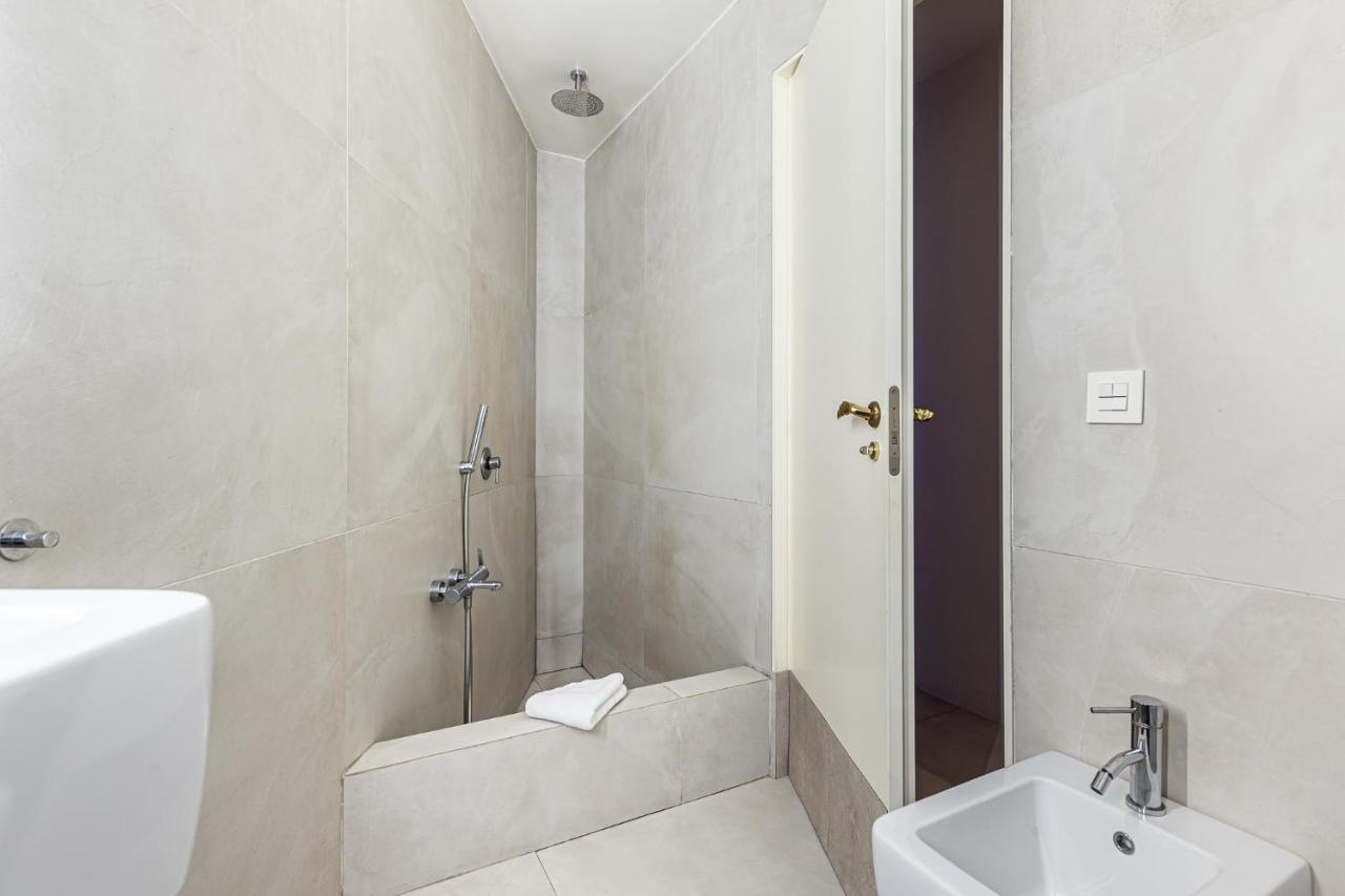 Bnbholder Blue Loft Center Apartment Madrid Luaran gambar